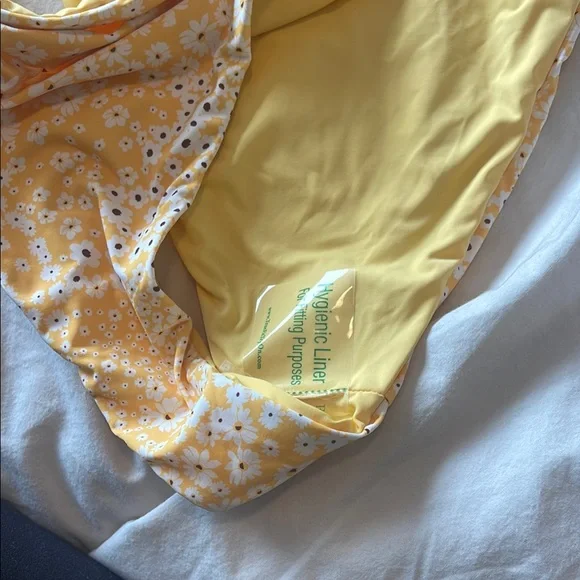 Dippin Daisys Frankie top and Seashore bottom - Yellow Floral Bikini Set - Picture 2 of 6